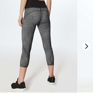 Lululemon Run The Day Crop *23"
Fractal Dark Starlight Black / Black